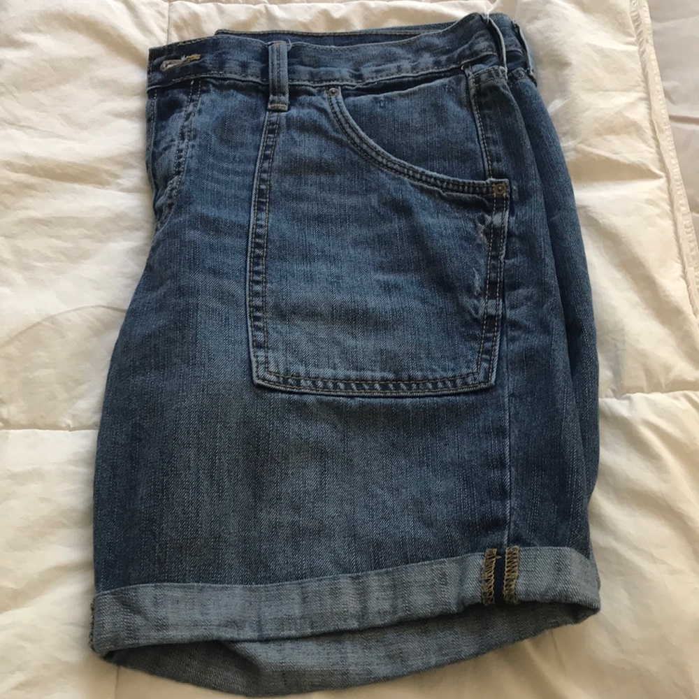 Gap Sexy Boyfriend Short